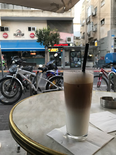 אוליב קורנר - הסעדה