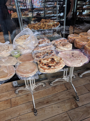 Opinii despre לחם הכפר - מאפית הכפר בע"מ în כפר סבא - הסעדה