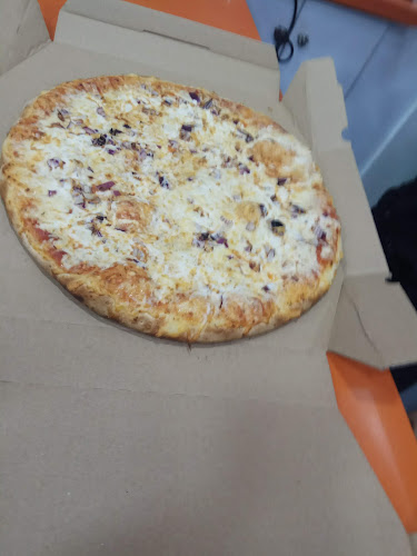 אמריקן פיצה נשר - הסעדה