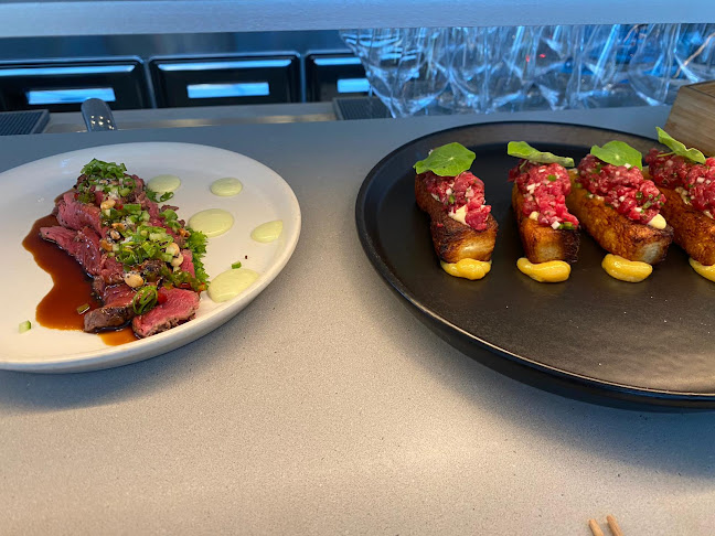 מסעדת איי - a Restaurant