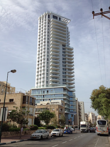 Comentarii opinii despre לג'נד בר LEGEND Bar