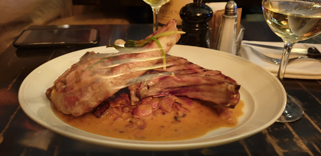 זוני - הסעדה