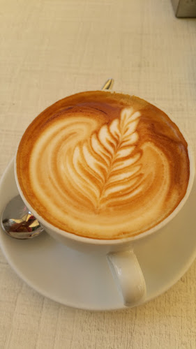 פעמיים קפה - הסעדה