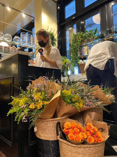 דליקטסן בראסרי - Delicatessen Brasserie - הסעדה