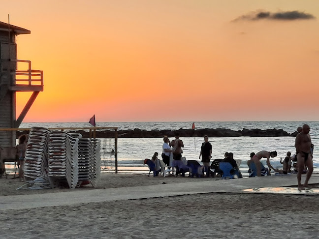 חוף סירונית, נתניה