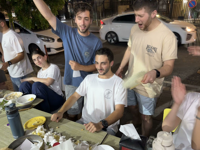 Opinii despre חומוס אשכרה în תל אביב-יפו - הסעדה