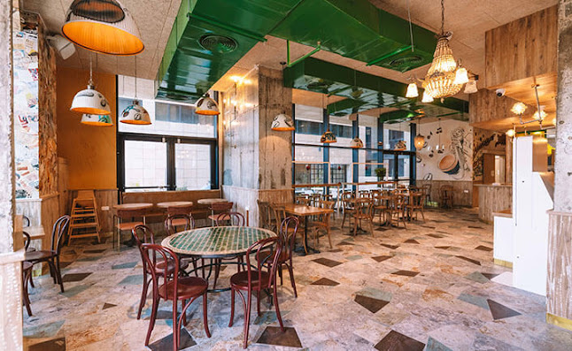 ארומה תלפיות התעשייה - הסעדה