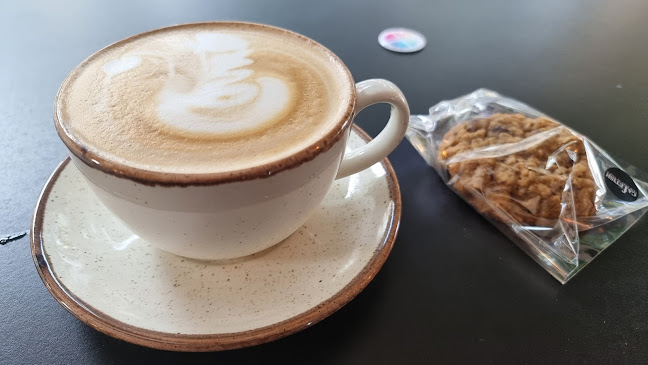 קפטיש – קפה קלוי במקום בתל אביב. Cafetish – Neighborhood Coffee Roastery in Tel Aviv - תל אביב-יפו