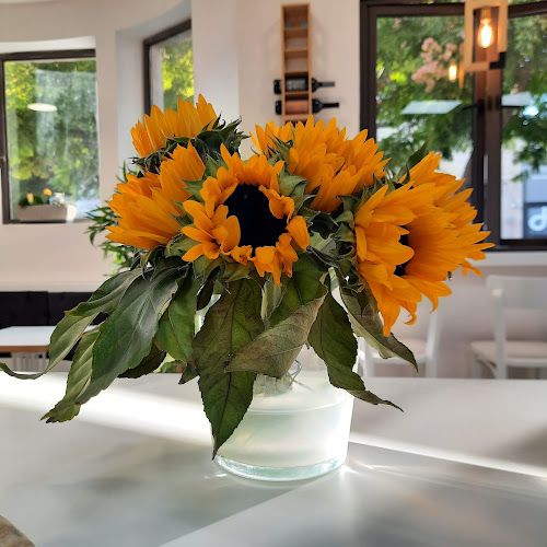 סבתא ימימה - הסעדה