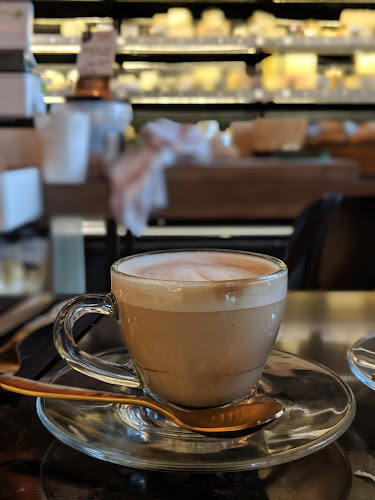 אגתה - הסעדה