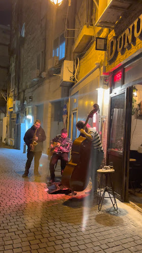 דונואס dunuwas - הסעדה