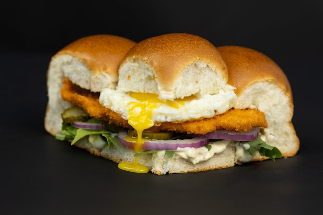 פנחס אילון 13, חולון