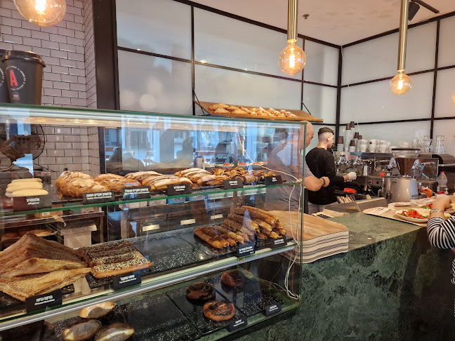 Opinii despre ארומה אספרסו בר în תל אביב-יפו - הסעדה