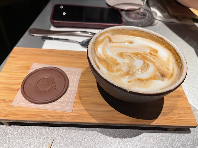 מסעדת איי - a Restaurant