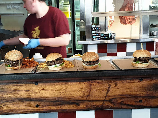 בורגר סאלון - הסעדה