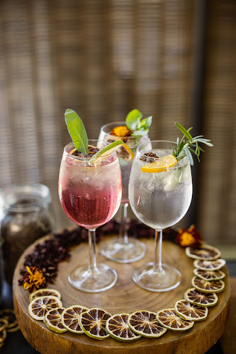 Peacock bar service - פיקוק שירותי בר וקוקטיילים לאירועים