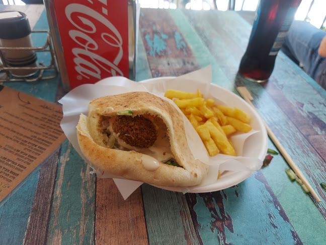 חומוס מדאמס רמת אביב