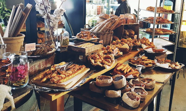 תל יצחק בייקרי - תל יצחק