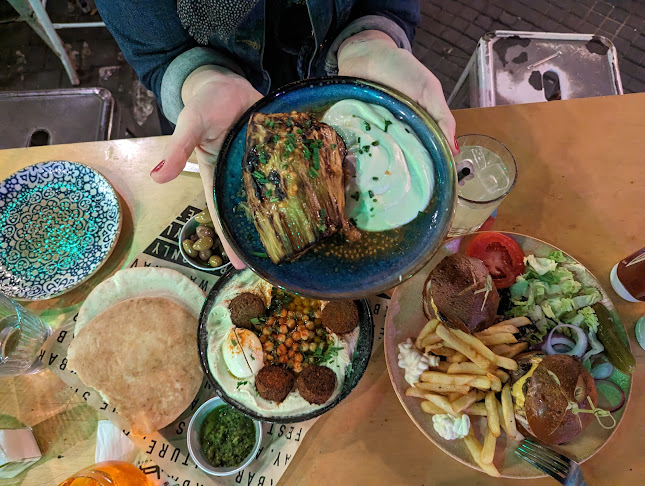 AKBAR בשוק הפשפשים אקבר - בר מסעדה - תל אביב-יפו