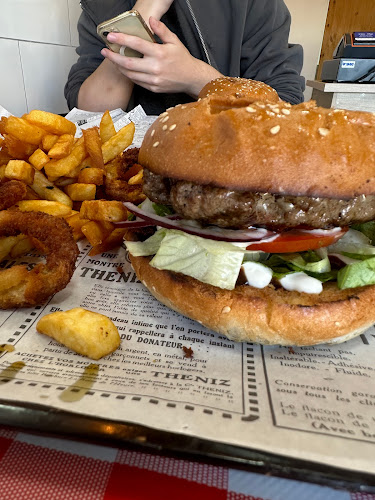 GREDOS - גרדוס המבורגר - הסעדה