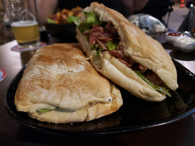 עיזה בר - חיפה