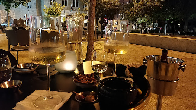 Comentarii opinii despre יין וחברים