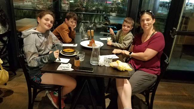 רפאלו ביג קריות - הסעדה