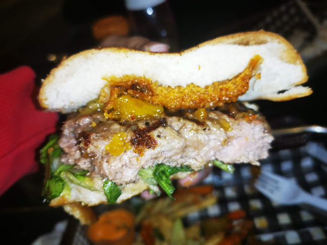 פיקאפ בורגר - הסעדה