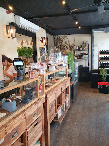 Comentarii opinii despre תל יצחק בייקרי