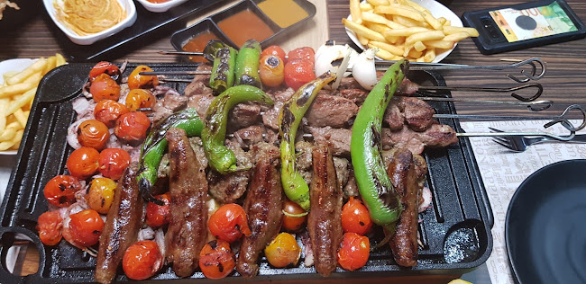 שיפודייה בשכונה - בהנהלת פיראס גאליה - הסעדה