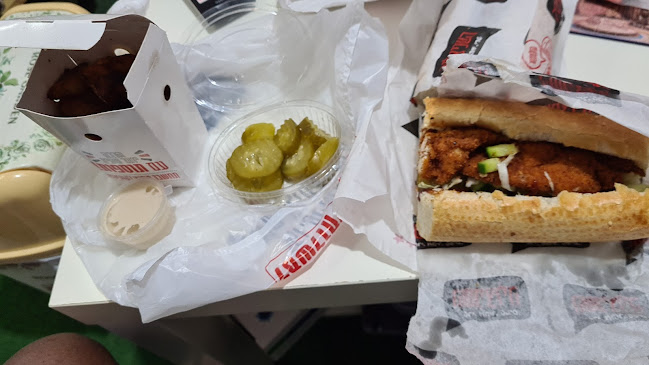 השניצליה - הסעדה