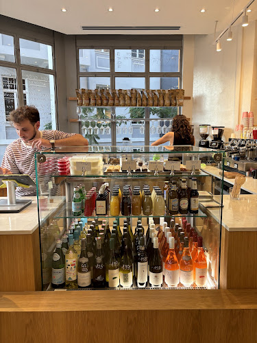 קפה אלג׳יר - הסעדה