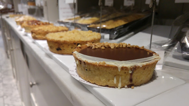 ביסקוטי - הסעדה