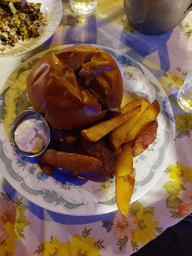 קפה פועה - הסעדה