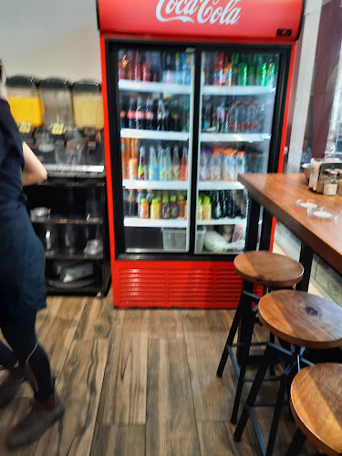 Hummus Eliyahoo - הסעדה