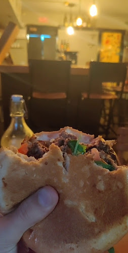 בנץ ברדרס פלורנטין - הסעדה