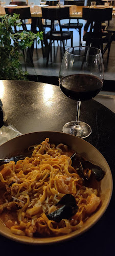 רחבת הבנים, בית יצחק שער חפר