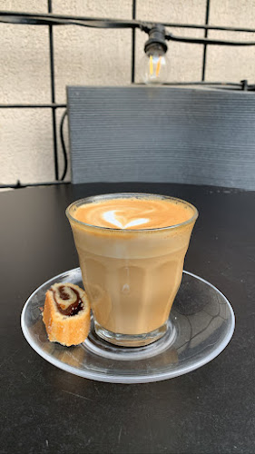 קפטיש – קפה קלוי במקום בתל אביב. Cafetish – Neighborhood Coffee Roastery in Tel Aviv - תל אביב-יפו