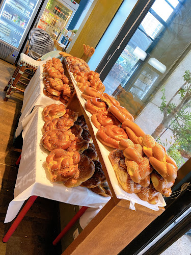 טאטי בייקרי - הסעדה