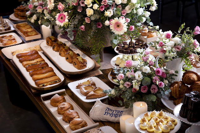 מעדנייה מקומית