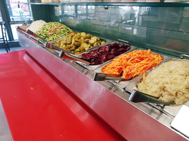 כיפה אדומה - הסעדה