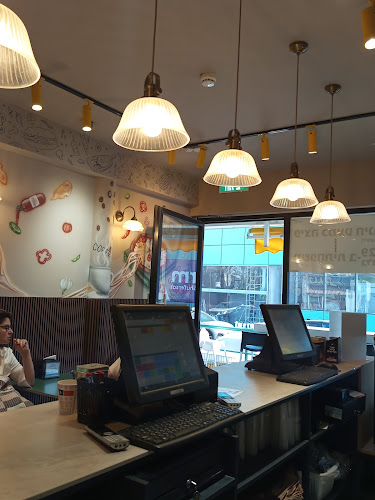 פיצה כמעט חינם - הסעדה