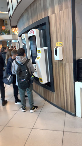 מקדונלד'ס - קניון השלום עזריאלי - הסעדה