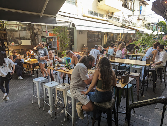 AKBAR בשוק הפשפשים אקבר - בר מסעדה - הסעדה