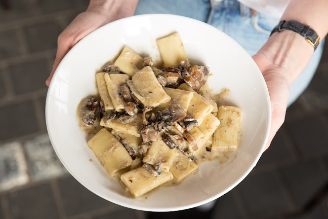 איטלקיה בפשפשים - הסעדה