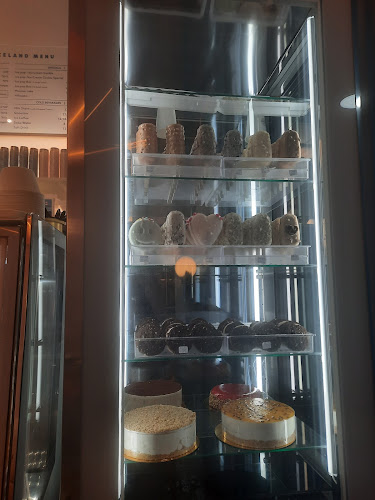 ICELAND אייסלנד - הסעדה