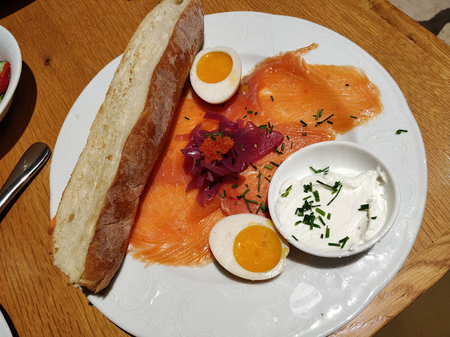 בנדיקט ביתן אהרון - ביתן אהרון