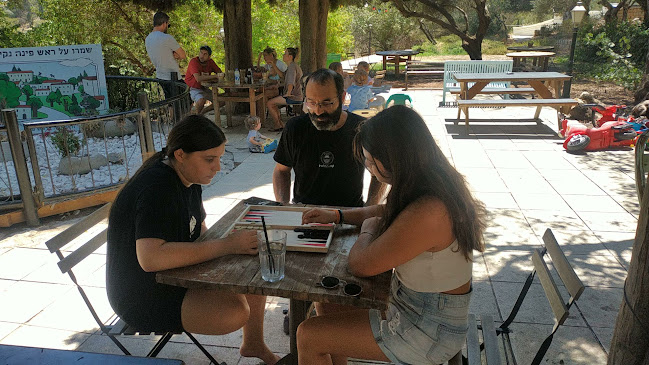 החלוצים ראש פינה בית קפה עגלת קפה