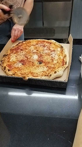 יש פה פיצה - הסעדה