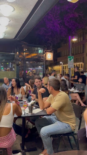 אליבי בר - הסעדה